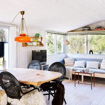 Cozy Retreat In Ellinge Lyng